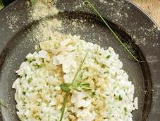 Risotto alle erbe aromatiche, mandorle polvere porcini