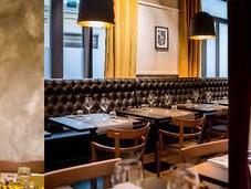 Queen Bee: lobster, burger pizza cuore Roma