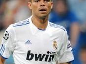 VIDEO-Pepe cade colpisce tradimento compagno Arbeloa