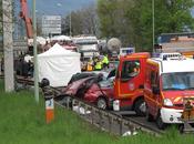 guidato italiano schiaccia vetture Chambery Francia: morti, feriti