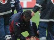 calciatore Morosini Livorno muore campo colpito imfarto. Fermi tutti campionati calcio