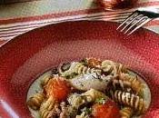 Fusilli integrali calamaretti pomodori pachino