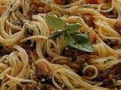 Spaghetti acciughe capperi