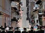 Ecuador aumenta paghe poliziotti militari anche sono stati fautori tentativo golpe