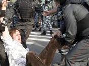 Centomila piazza Mosca contro Putin: disordini scontri