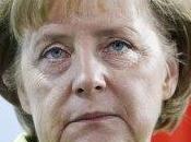 Merkel affonda: perde otto punti