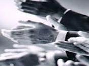 Applausi chiesa tutti