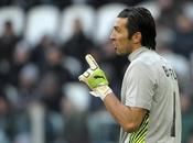 Buffon parla conferenza stampa: "Nel calcio essere sinceri"