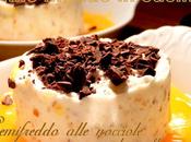 Semifreddo nocciole salsa pesche cioccolato fondente