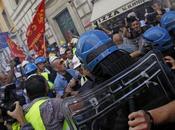 >>Gli operai dell’Alcoa portano loro rabbia nelle strade della capitale