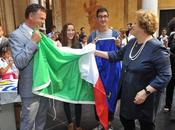 Cancellieri consegna bandiere Italia scuole Genova Rassegna Stampa D.B.Cruise Magazine