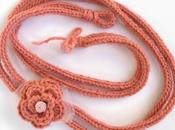 I-cord necklace: collana tubolare lavorato maglia fiore all'uncinetto
