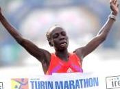 Patrick Terer Cherop Sharon: colori keniani della Turin Marathon