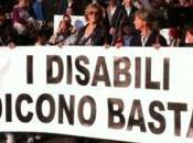 Senza vergogna: l’elemosina malati