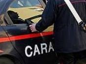 Fermato Carabinieri estrae pistola viene ferito