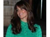 Kate Middleton, frangetta abito “verde speranza”: nuovo look della duchessa