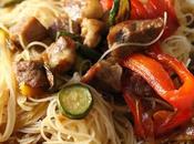 Spaghetti riso verdure maiale piccante