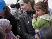 Angelina Jolie difesa bambini fuga dalla Siria visita campo profughi Giordania
