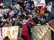 QUESTIONI CALCIO tilt capitale l'iniziativa Roma abbraccia tifosi"