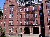 Harvard cresce numero suicidi. difficile studiare college League”.