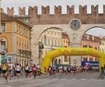 Febbraio 2011: NELLA CITTÁ GIULIETTA ROMEO SCENA VERONA MARATHON.