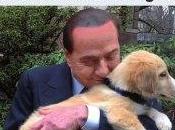 Berlusconi estrae cane cilindro