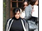 Kardashian vuole accelerare divorzio: “Sono stressata, male bambino”