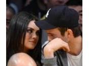 Mila Kunis amore segue Ashton Kutcher alla partita