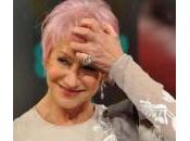 Helen Mirren capelli rosa confetto (foto). L’attrice sarà Elisabetta teatro
