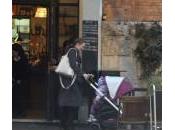 Natalia Titova passeggio suocera figlie (foto)