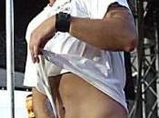 Robbie Williams cala nuovo pantaloni!