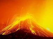 Etna, eruzione spettacolare, decimo parossismo. Scalo Fontanarossa emergenza?