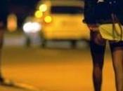 Accompagna madre prostituirsi Fermato giovane anni