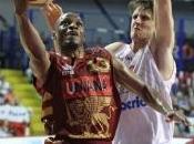 Siena impatta contro Milano, Umana ancora viva