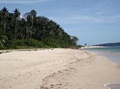 Viaggi Indonesia: Nanas spiaggia dell'isola