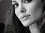 Angelina Jolie accoglie suoceri vivere nella villa Provenza