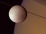 Anche Dione potrebbe avere oceano sotto superficie, indizi arrivano dalla sonda della NASA Cassini