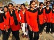 Nasce Brigata Rossa: donne pattugliano strade dell’India prevenire stupri