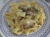Tagliatelle panna prosciutto piselli