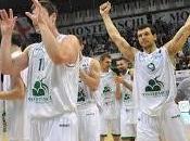 Basket: nella seconda semifinale playoffs, Siena travolge Varese vola finale contro Roma