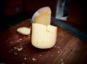 Denti, formaggio aiuta combattere carie