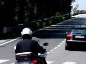 motociclista mantiene distanza sicurezza investe pedone? responsabile omicidio colposo