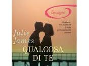 Recensione, QUALCOSA Julie James