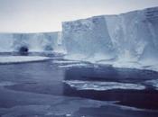 Gigantesco iceberg stacca Antartide