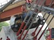 Firenze Ponte Indiano Furgone precipita incendia