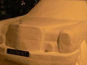 Foto giorno gennaio 2011 pupazzo neve forma mercedes