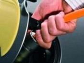 Batterie sempre meno care, l’auto elettrica strada