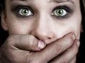 Moncalieri Tenta soffocare moglie Arrestato impiegato