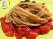 Spaghetti capperi acciughe dadolata cuore