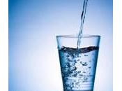 Acqua, italiani bevono troppo poco: meno lito giorno